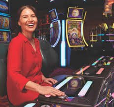 Tampilan smartphone dengan aplikasi gojekpot untuk taruhan sportsbook dan slot online